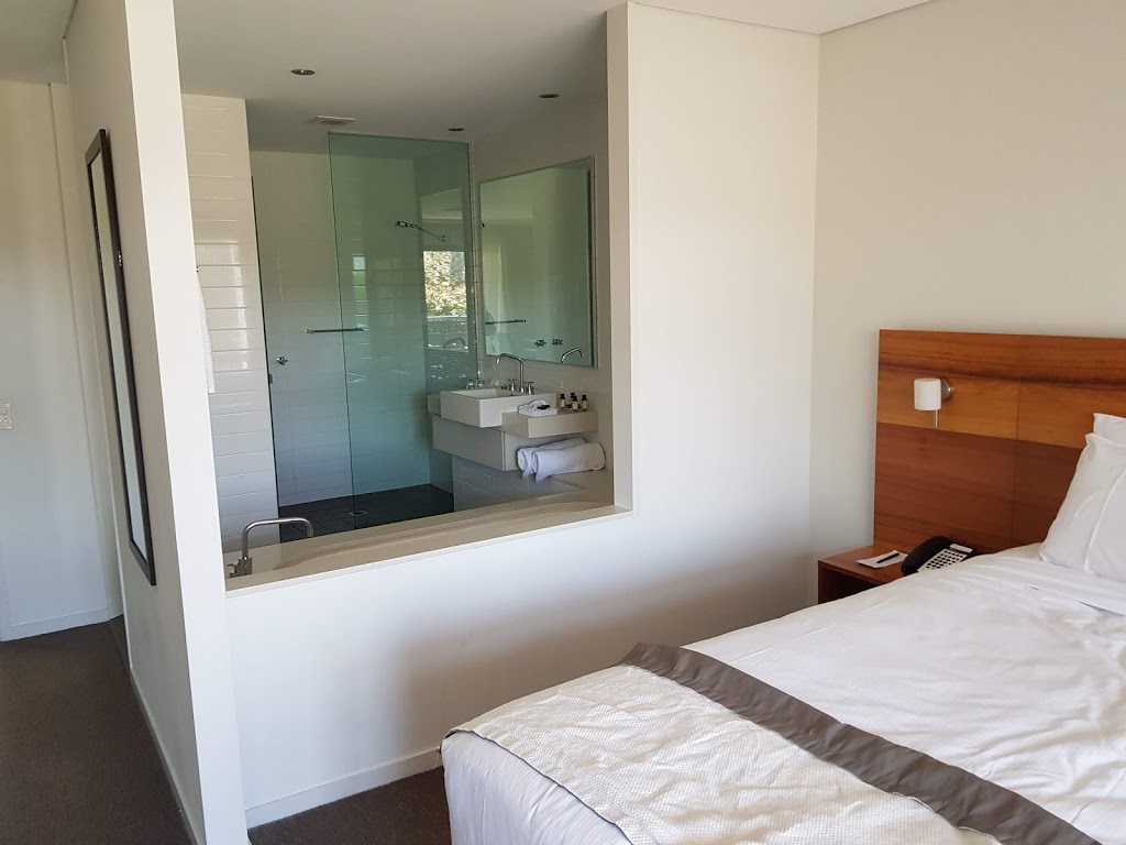 Pullman Magenta Shores Resort | lodging | 1 Magenta Dr, Magenta NSW 2261, Australia | 0243528100 OR +61 2 4352 8100
