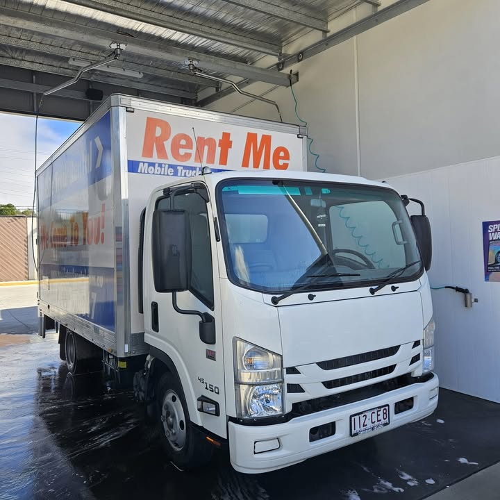 Carwash 44 | 6 Goshawk Ct, Caboolture QLD 4510, Australia | Phone: 0459 749 521