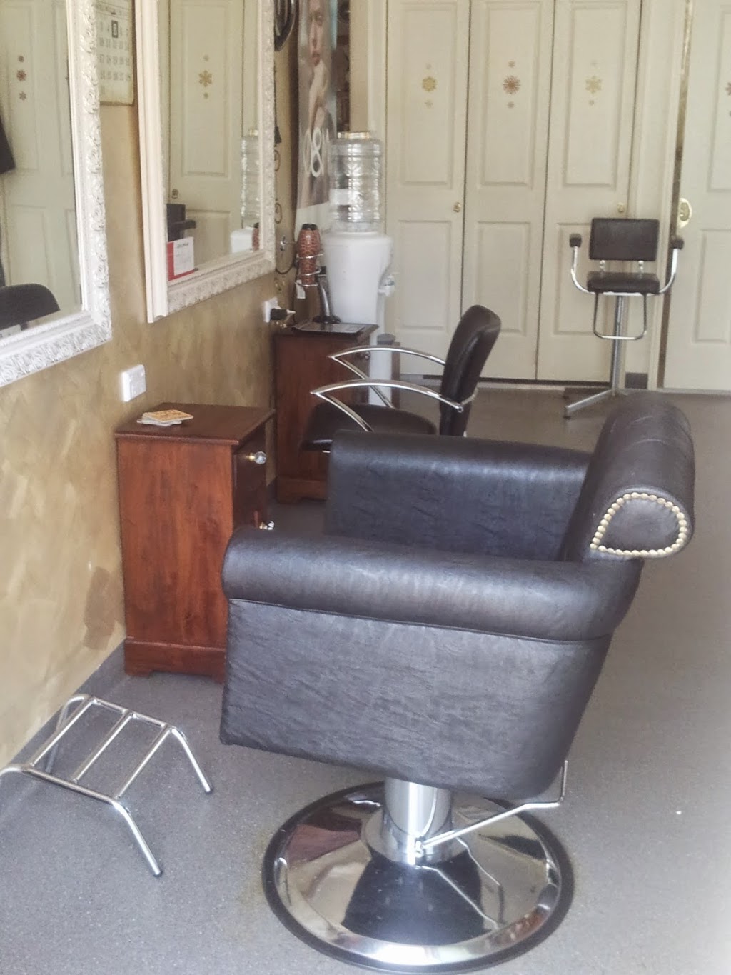 Cheryls Hair Salon | hair care | 4 Hendrix St, Windaroo QLD 4207, Australia | 0738041341 OR +61 7 3804 1341