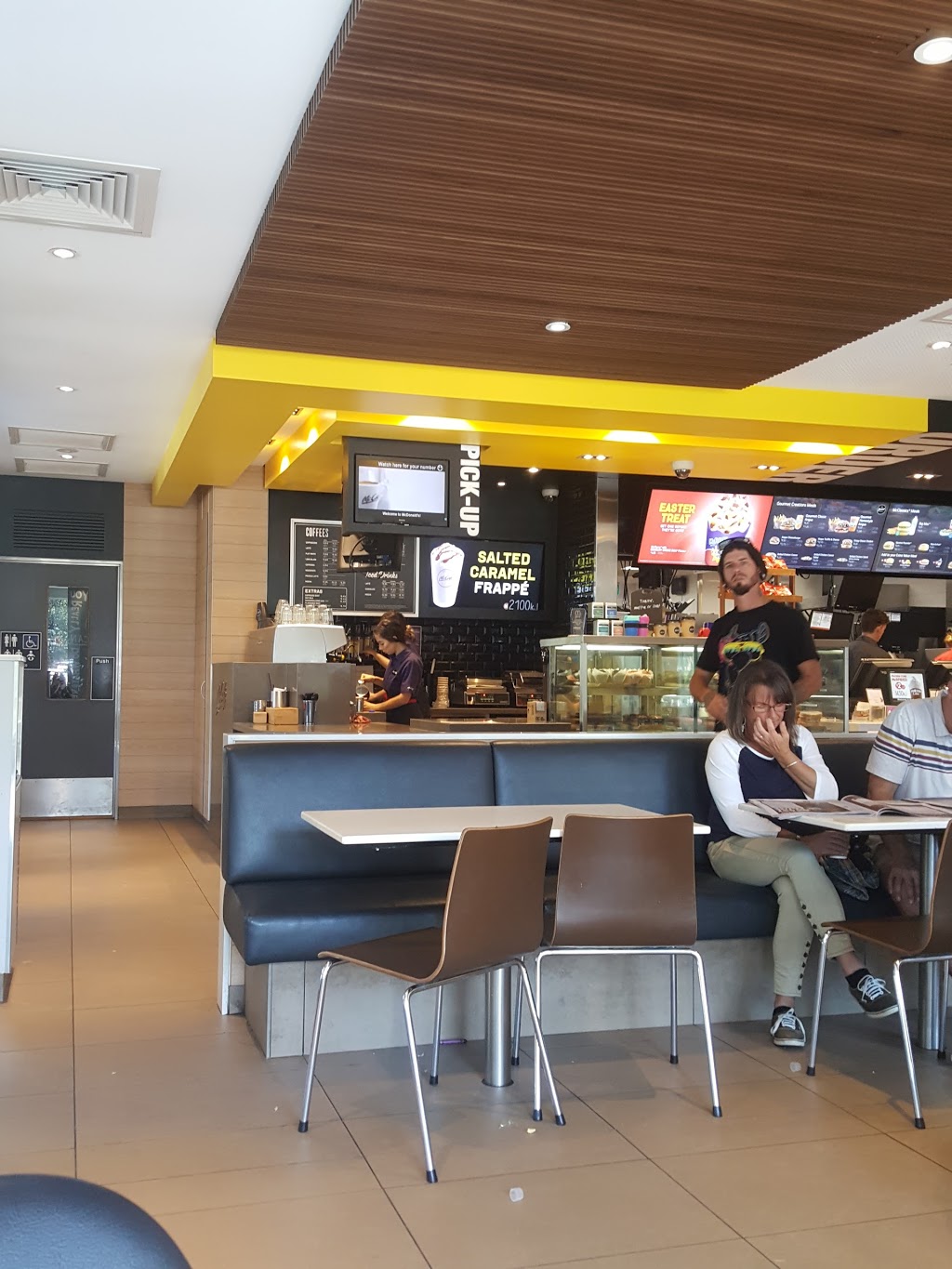 McDonalds Kincumber | meal takeaway | Avoca Dr, Kincumber NSW 2250, Australia | 0243696633 OR +61 2 4369 6633