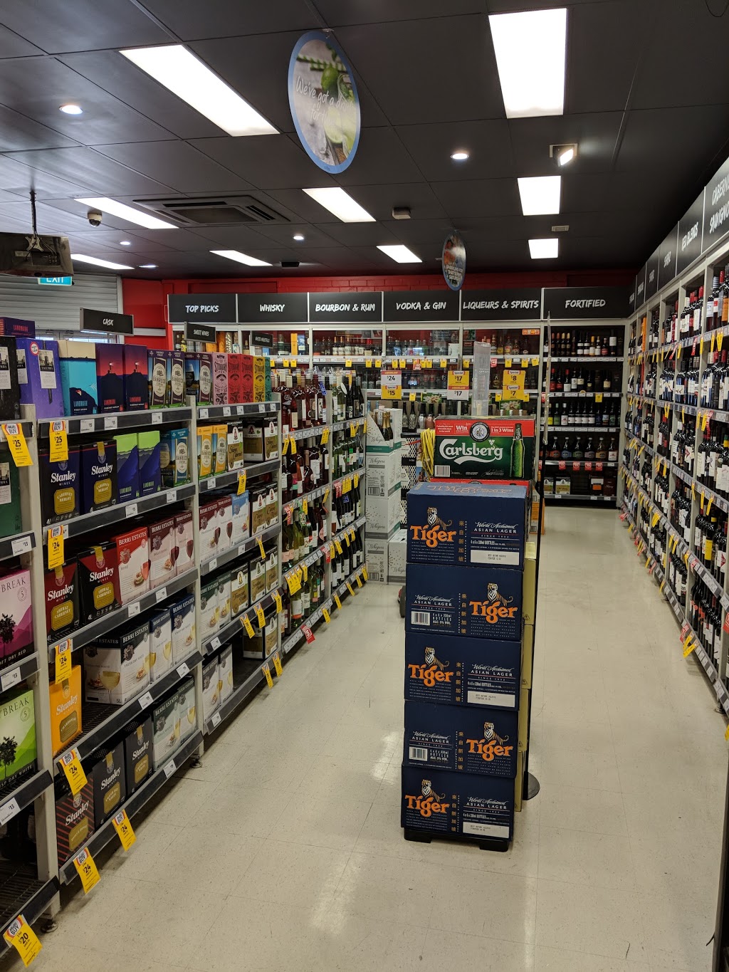 Liquorland Padbury | store | Shop 1, Padbury Shopping Centre, Warburton Ave, Padbury WA 6025, Australia | 0894015211 OR +61 8 9401 5211