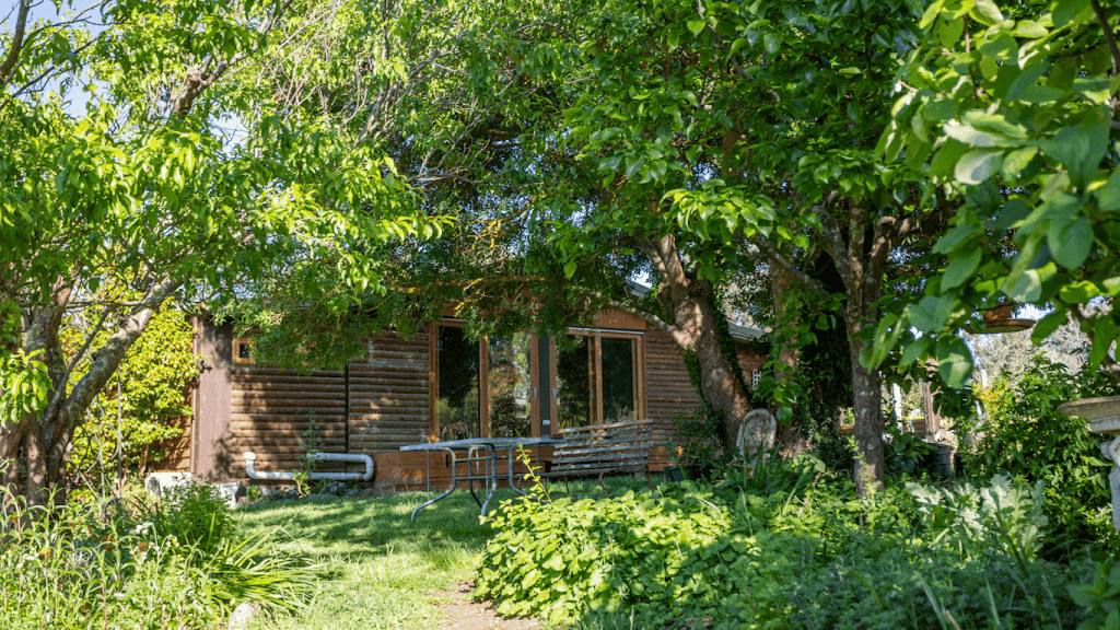 Tara Springs Retreat Centre | 16 Pennos Rd, Taradale VIC 3447, Australia | Phone: 0432 861 548