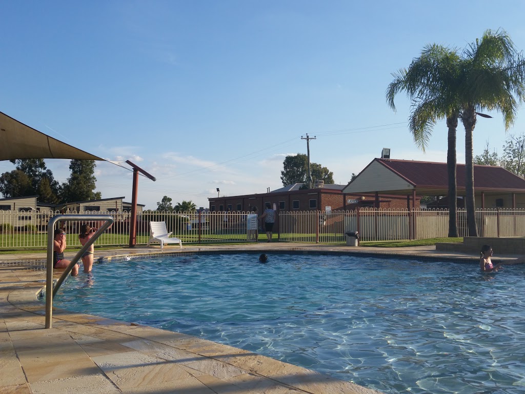 Active Holidays Sun Country | campground | Tocumwal Rd & Corowa Rd, Mulwala NSW 2647, Australia | 0357431074 OR +61 3 5743 1074