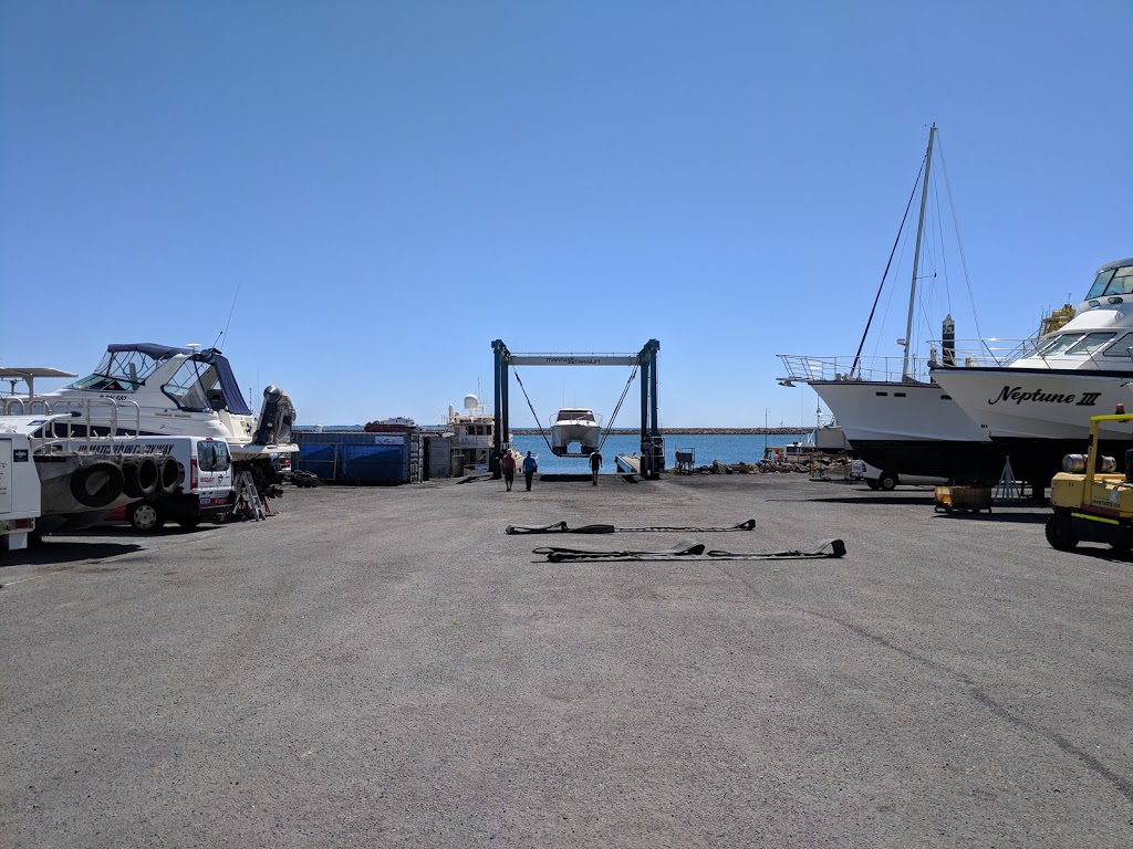 Henderson Boat Lifters | store | LOT 33 Clarence Beach Rd, Munster WA 6166, Australia | 0894102244 OR +61 8 9410 2244