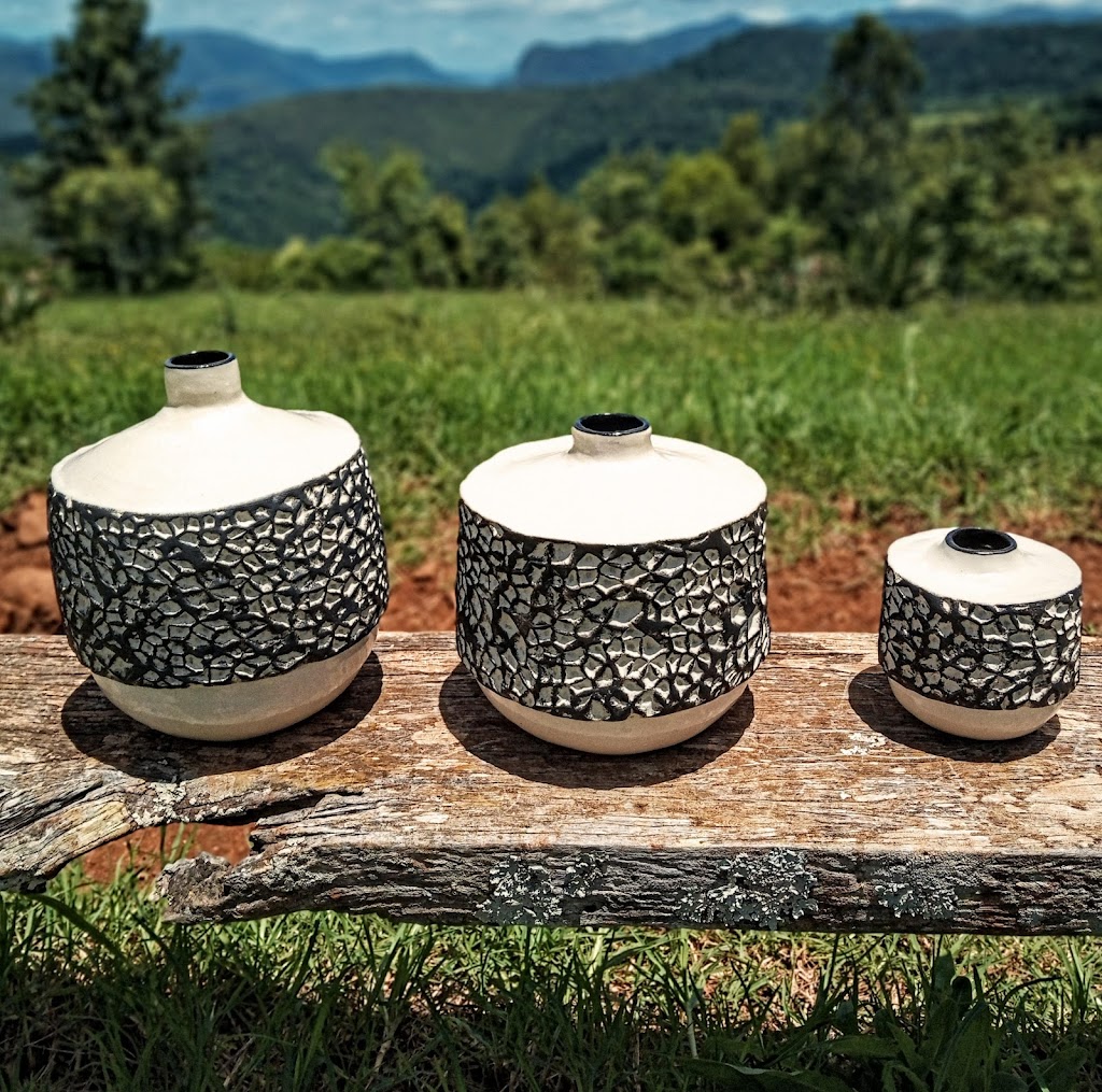 earthling studio | 1 McInnes Ct, Beechmont QLD 4211, Australia | Phone: 0423 782 855