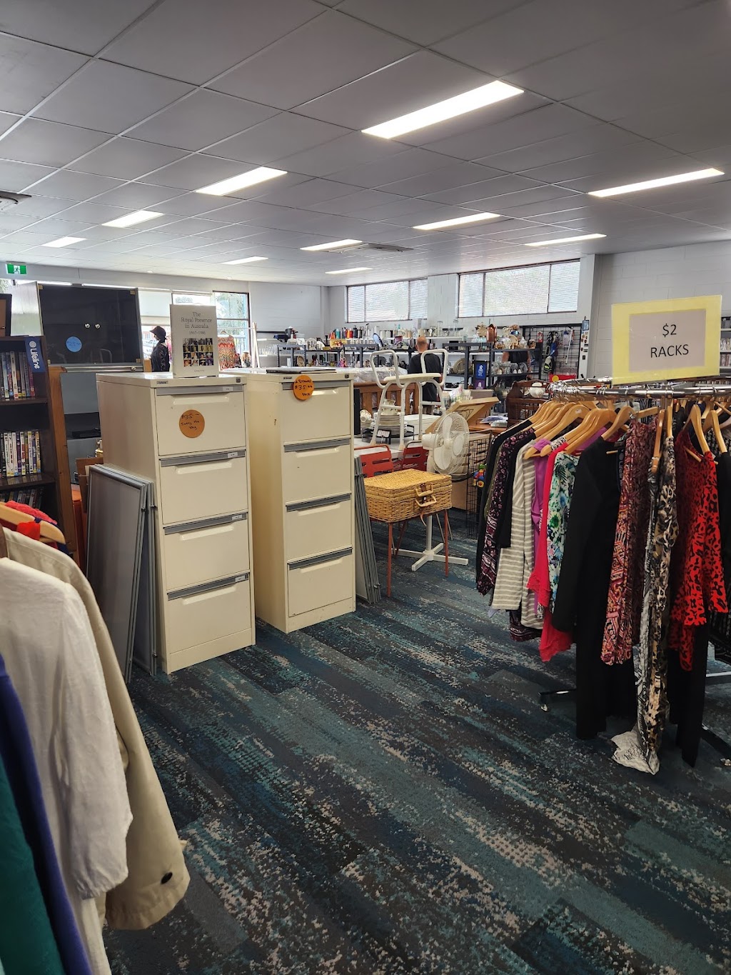 Lifeline Loddon Mallee Store | Unit 2/8 Wood St, Long Gully VIC 3550, Australia | Phone: (03) 5406 0738