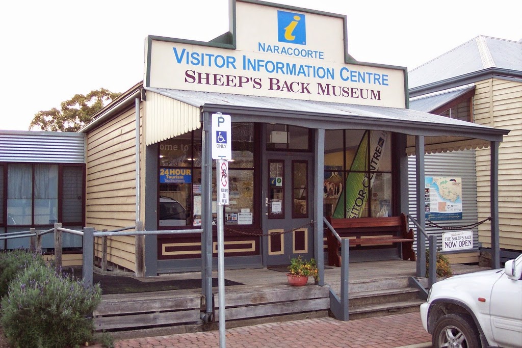 Naracoorte Visitor Information Centre | travel agency | 36 Macdonnell St, Naracoorte SA 5271, Australia | 0887621399 OR +61 8 8762 1399