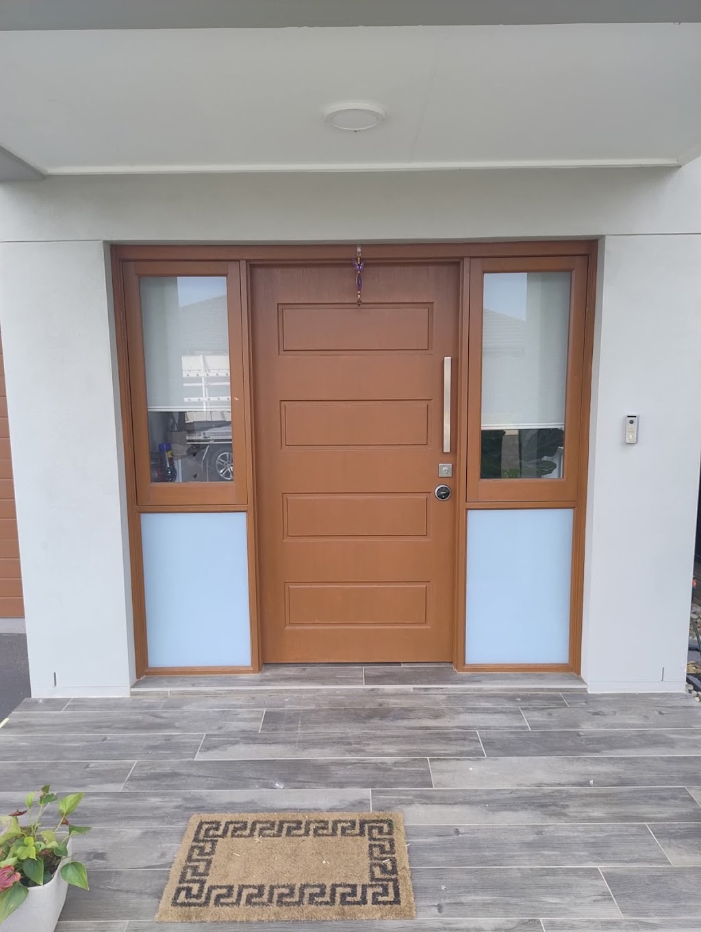 Luna Glass and Glazing | Casuarina Cl, The Oaks NSW 2570, Australia | Phone: 0430 965 527
