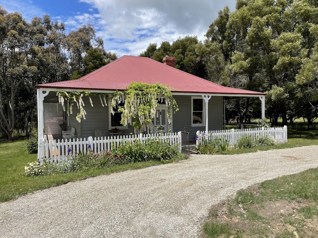 Shepherds Hill Cottage | lodging | 419a Shepherds Hill Rd, Lauriston VIC 3444, Australia | 0407859563 OR +61 407 859 563