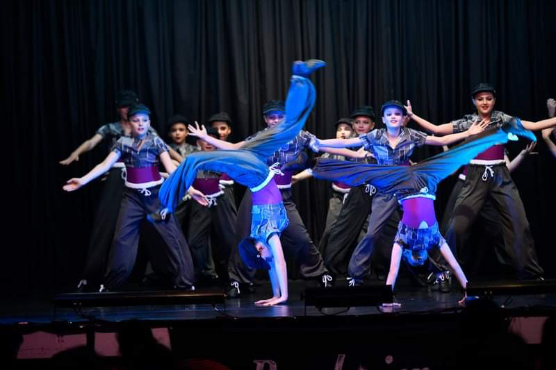 Revolucion Dance Studio | 4 Mooli Pl, Yamba NSW 2464, Australia | Phone: 0402 152 332