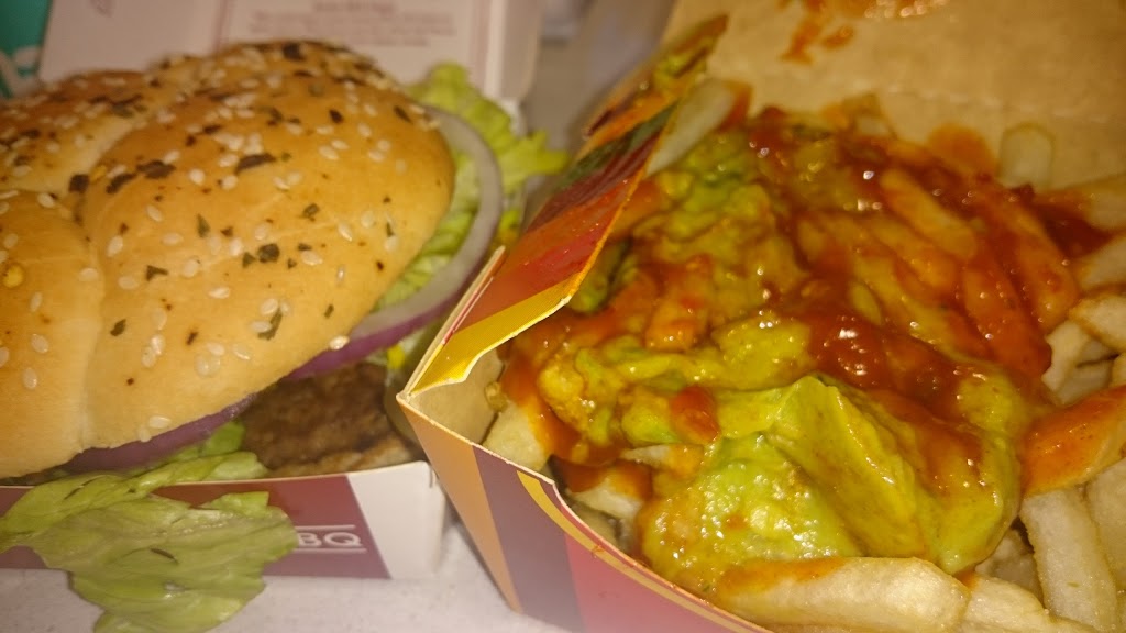 McDonalds Corowa | meal takeaway | 206/218 Sanger St, Corowa NSW 2646, Australia | 0260333820 OR +61 2 6033 3820