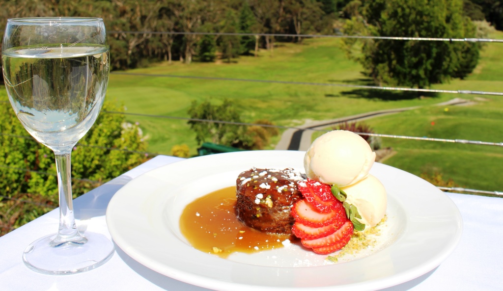 Country Club Brasserie | 208/218-220 Blaxland Rd, Wentworth Falls NSW 2782, Australia | Phone: (02) 4757 3330