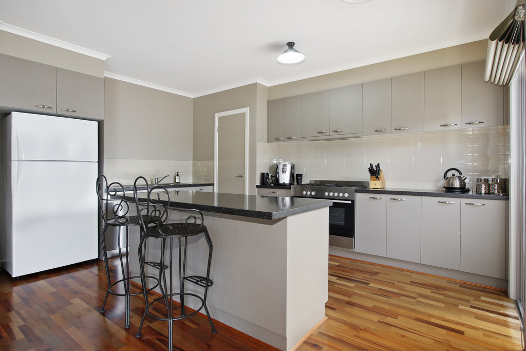 COLLINS RETREAT | 2 Louie Ct, Bright VIC 3741, Australia | Phone: 1300 551 117