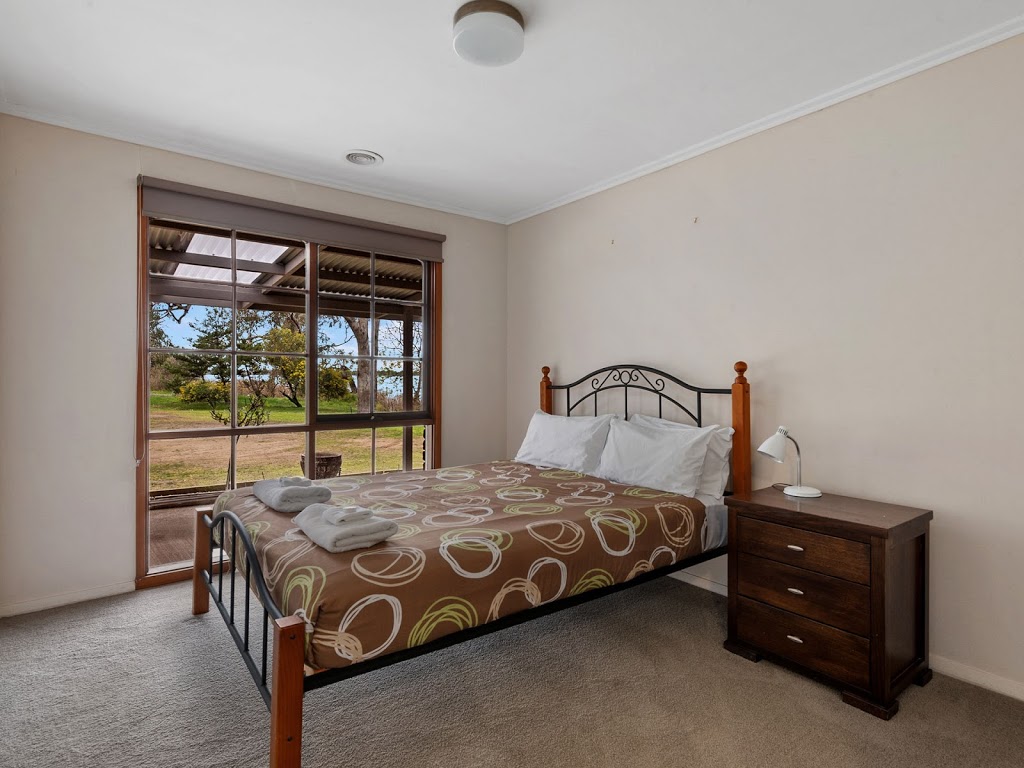 Leroys Accommodation - Mulwala Lakeside | lodging | 109 Corowa Rd, Mulwala NSW 2647, Australia | 0396201538 OR +61 3 9620 1538