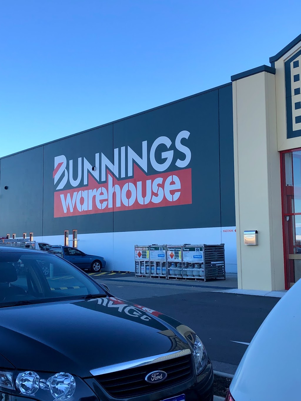 Bunnings Bayswater (WA) | hardware store | 245 Collier Rd, Bayswater WA 6053, Australia | 0894626300 OR +61 8 9462 6300