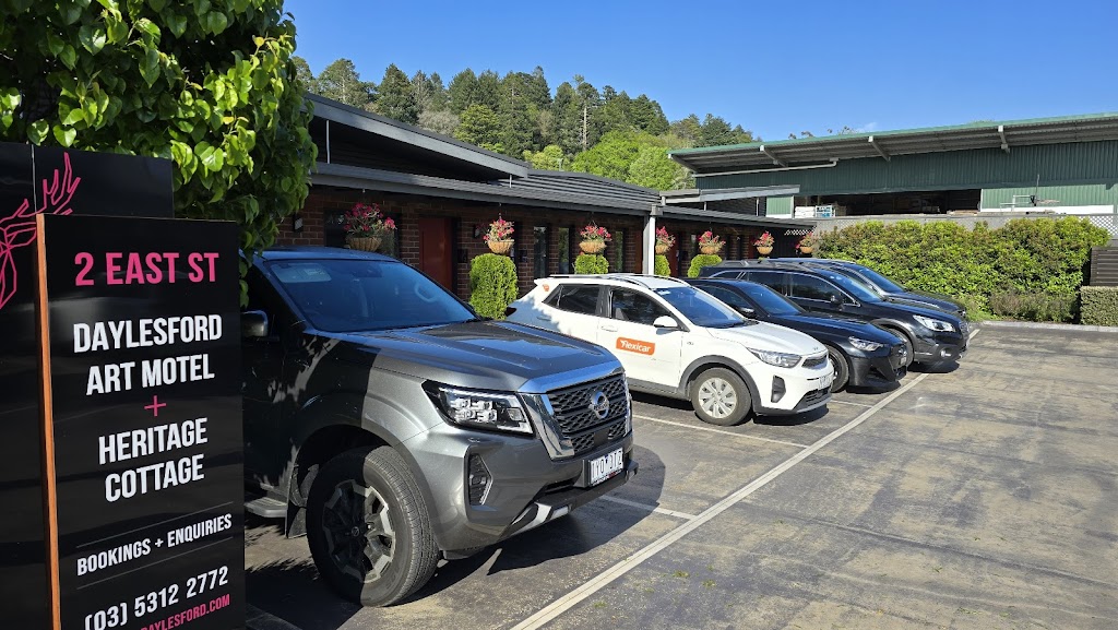 Daylesford Art Motel | 2 East St, Daylesford VIC 3460, Australia | Phone: (03) 5312 2772