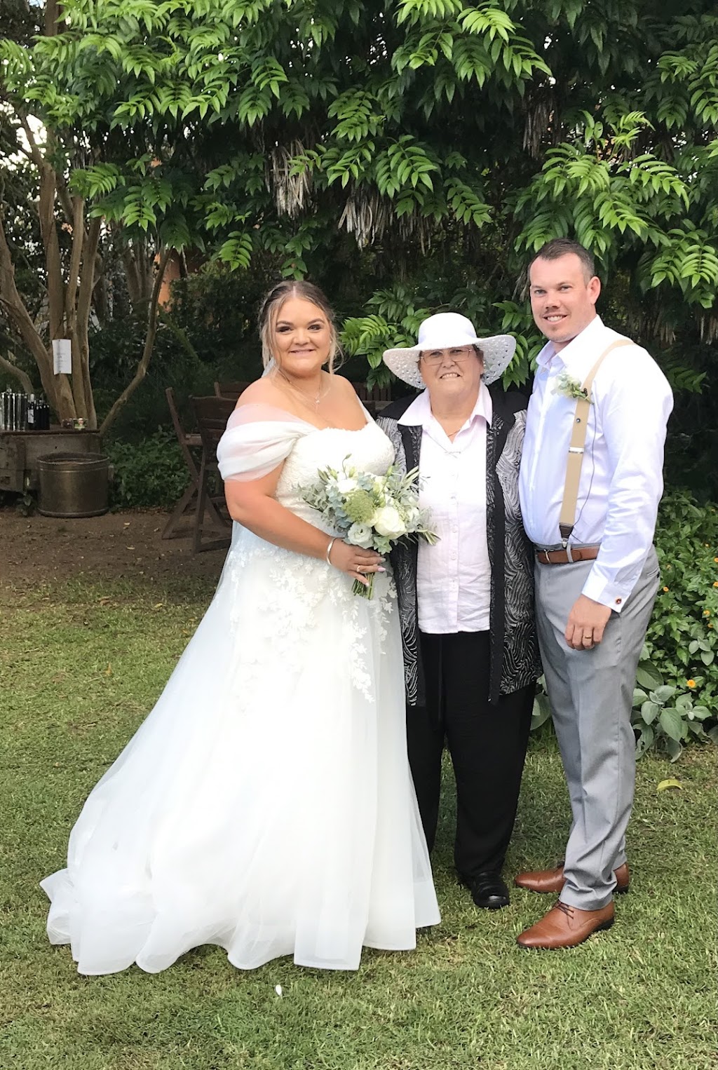 Annas Our Celebrant - Cessnock Celebrant | 28 Ellalong Rd, Pelton NSW 2325, Australia | Phone: 0422 116 747