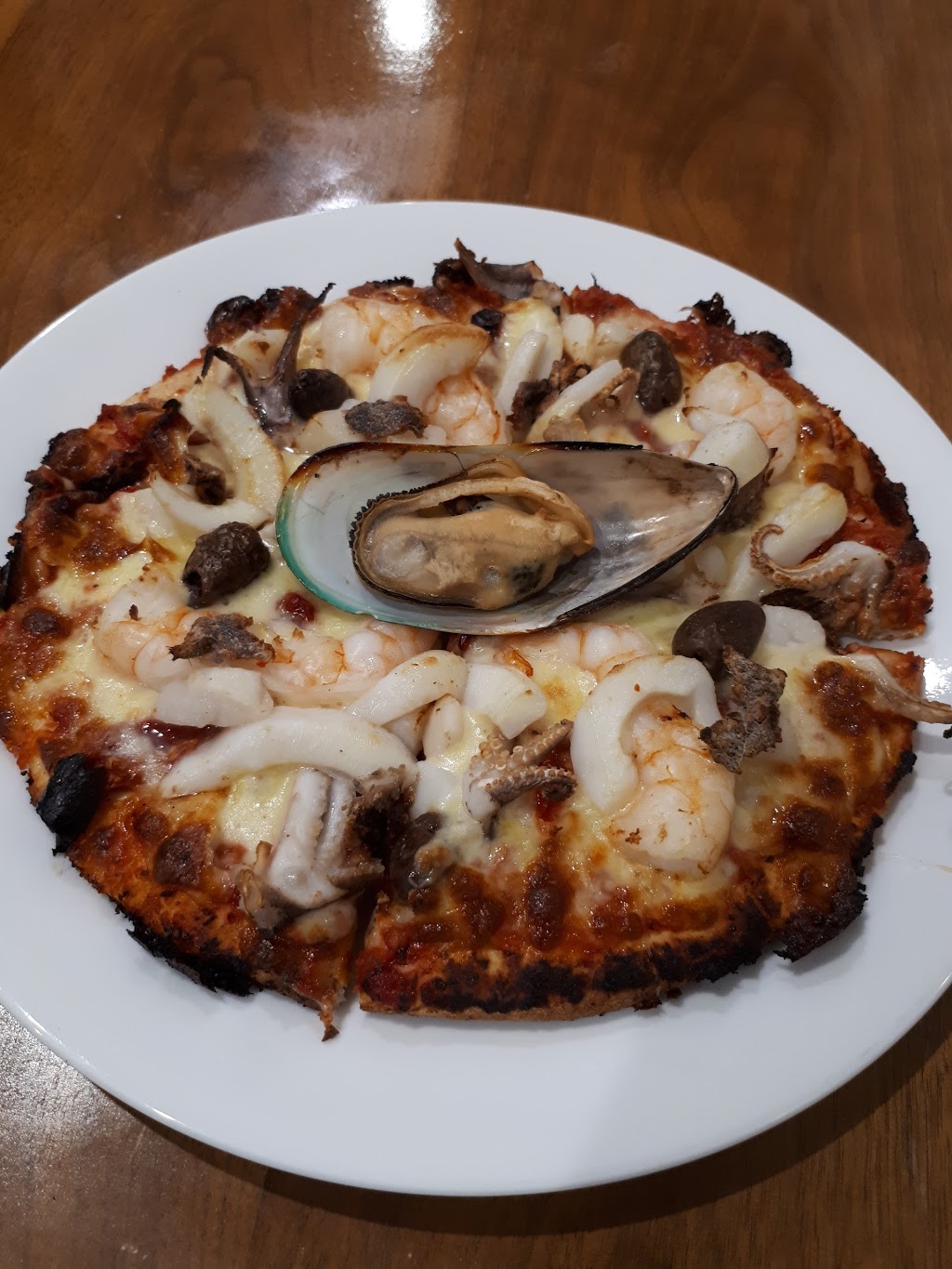 Zorba’s Pizza | 114 Hornibrook Esplanade, Clontarf QLD 4019, Australia | Phone: (07) 3283 7000