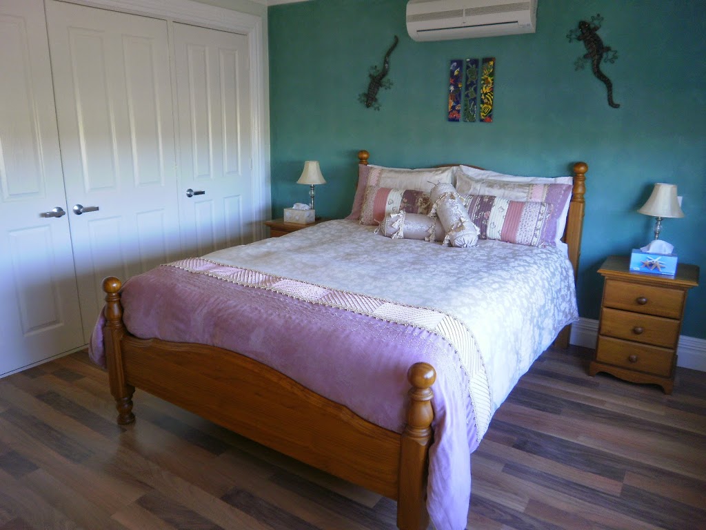 The Two Tin Cow B&B | 98 Explorer Ave, Kalbarri WA 6536, Australia | Phone: 0438 316 779