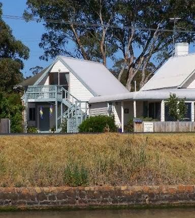 Beachside Loft at Eagle Bay | 1 Bay Rd, Eagle Point VIC 3878, Australia | Phone: 0409 566 345