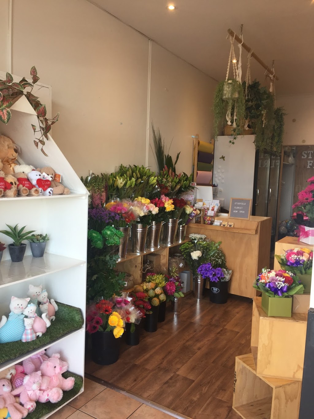 Studfield Florist | florist | 1328 High St Rd, Wantirna South VIC 3152, Australia | 0398011188 OR +61 3 9801 1188