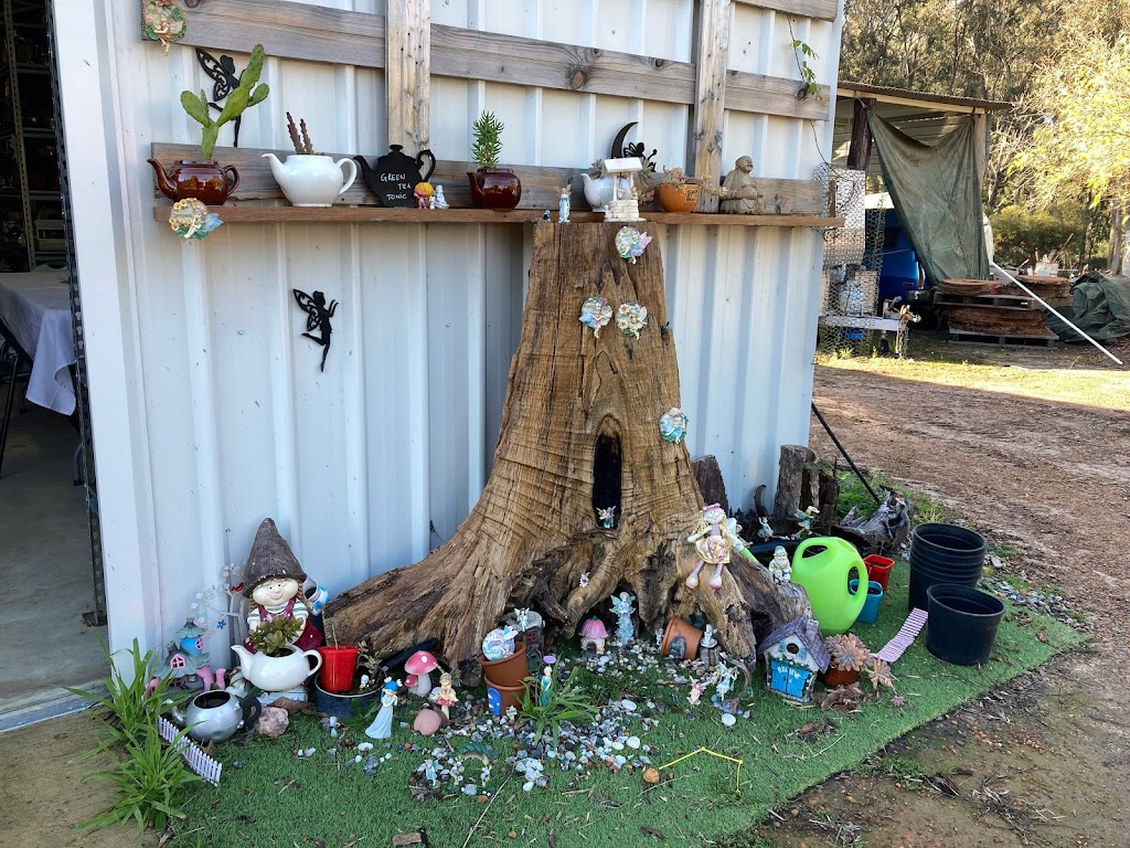 The Quacking Frog Teapot Shed | 18 Williams St, Boyup Brook WA 6244, Australia | Phone: 0433 681 830