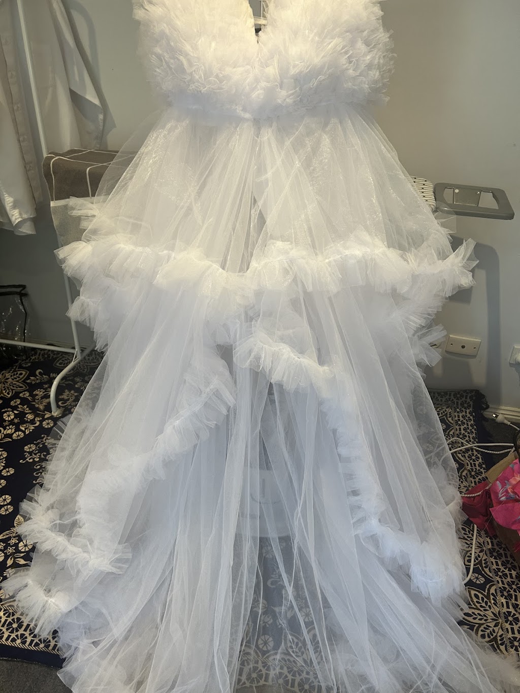 Poonam alterations& press-ironing service | 6 Conway Ct, Highton VIC 3216, Australia | Phone: 0402 688 108