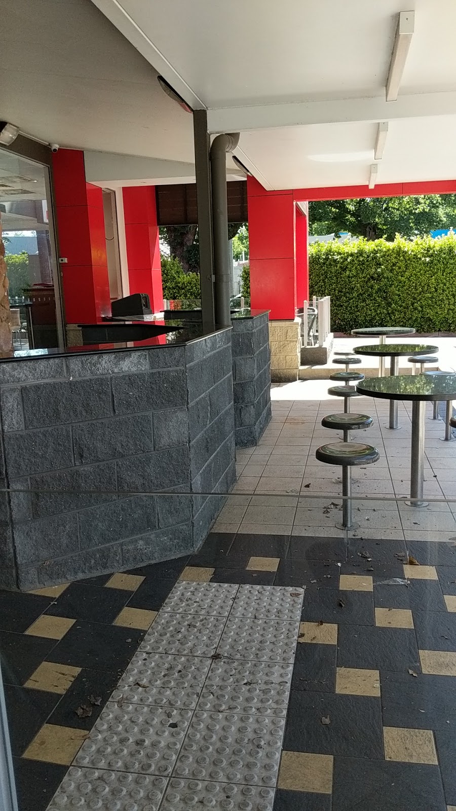 KFC Bendigo | meal takeaway | 111-115 High St, Bendigo VIC 3550, Australia | 0354433586 OR +61 3 5443 3586