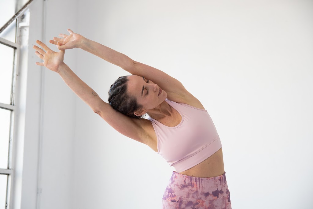 YOGA WITH CLARI | 129 Whale Beach Rd, Avalon Beach NSW 2107, Australia | Phone: 011 15-6890-3351