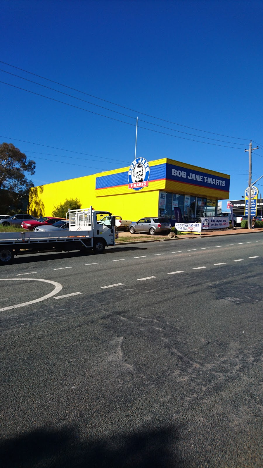 Bob Jane T-Marts Belconnen | 86 Nettlefold St, Belconnen ACT 2617, Australia | Phone: (02) 6253 2642