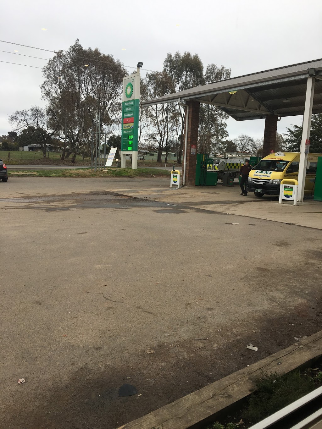 BP | gas station | 145 Mt Buller Rd, Mansfield VIC 3722, Australia | 0357752928 OR +61 3 5775 2928
