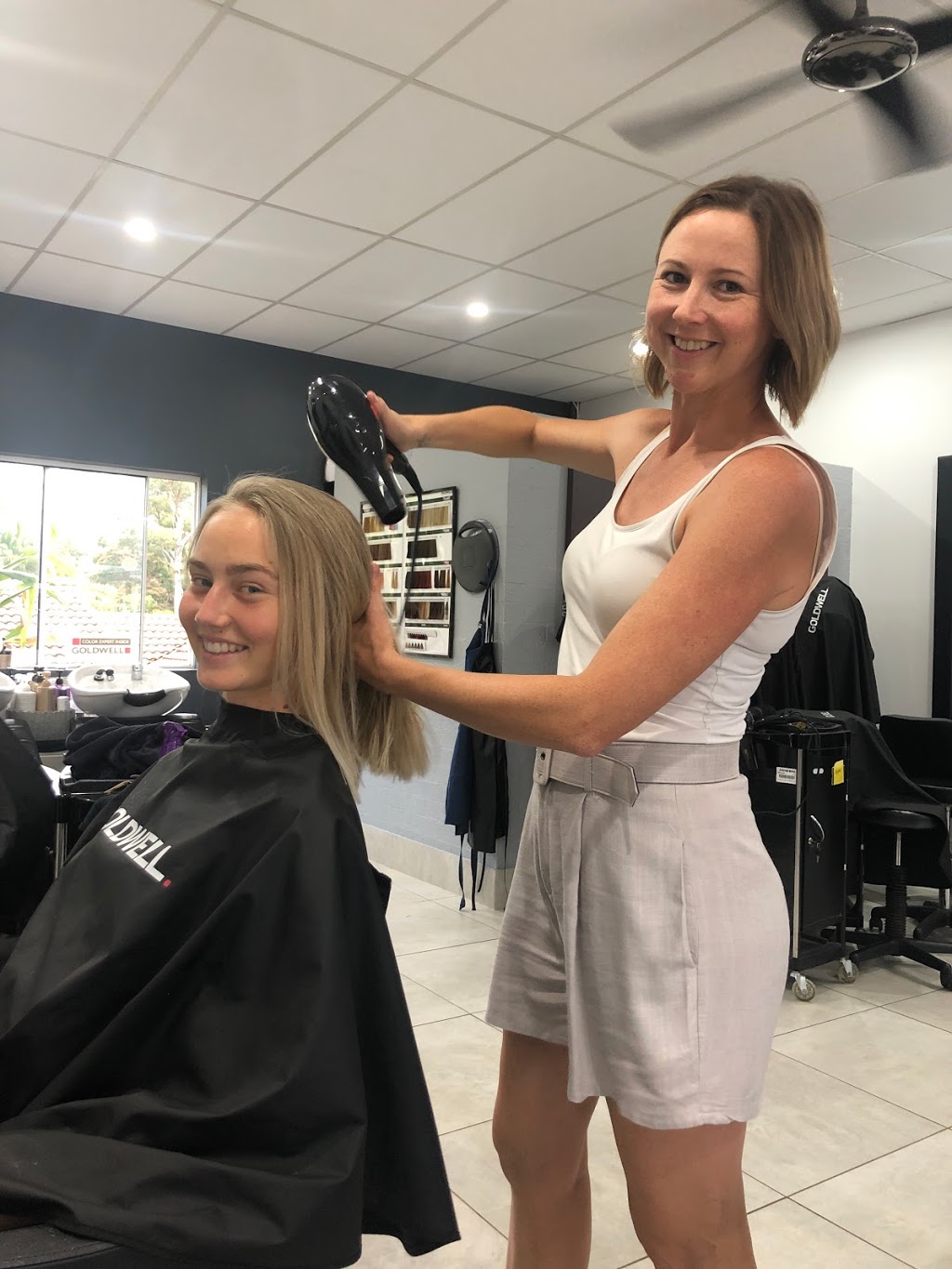 Waniora Hair & Beauty | hair care | Shop 2 & 3, Waniora Shopping Centre, Waniora Parkway, Port Macquarie NSW 2444, Australia | 0265823511 OR +61 2 6582 3511