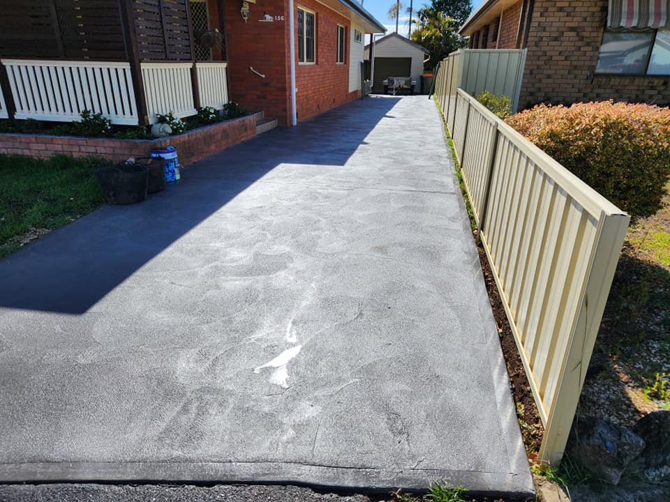 Brett continuous concrete kerbing garden edging | 3 Bottlebrush Pl, Lakewood NSW 2443, Australia | Phone: 0470 018 422