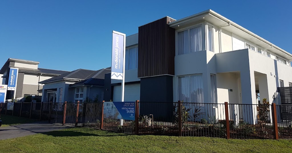 McDonald Jones Homes - Newport Display Home | Lot 2411 & 2412, Cardinal Cres, Newport QLD 4020, Australia | Phone: (07) 3188 5598