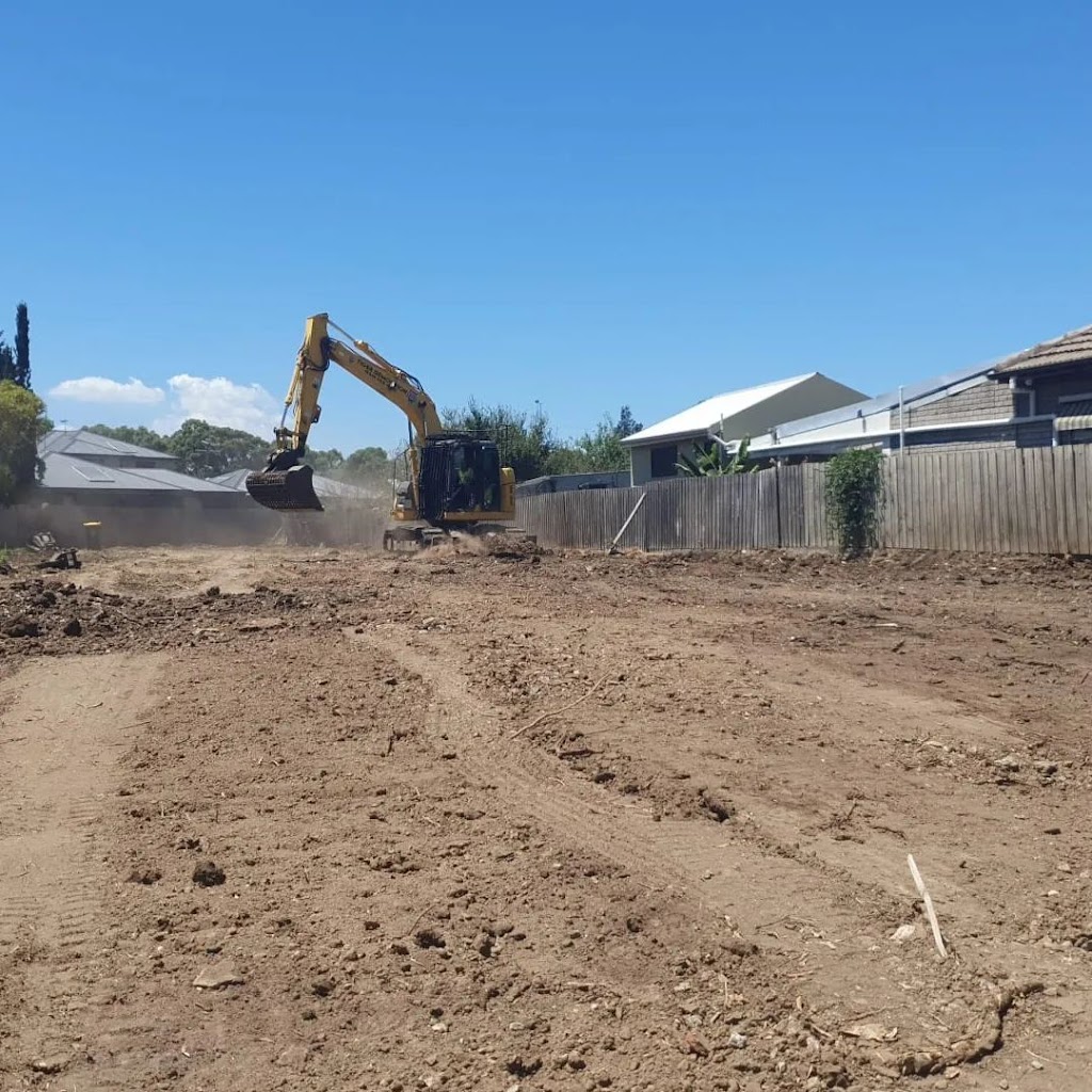 Tiger Demolition and Excavation team | 1 Natural Dr, Craigieburn VIC 3064, Australia | Phone: 0411 153 444