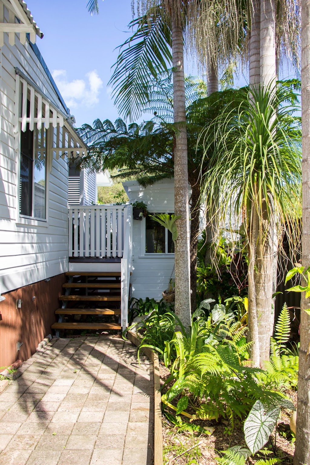 Anchored In Byron | 10 Keats St, Byron Bay NSW 2481, Australia | Phone: (02) 6684 7728