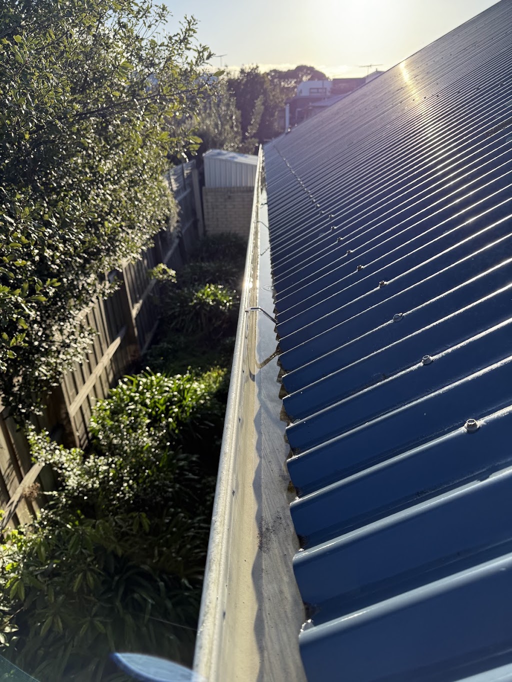 Geelong Local Roof & Gutter Cleaning | 56 Fogarty Ave, Highton VIC 3216, Australia | Phone: 0435 322 038