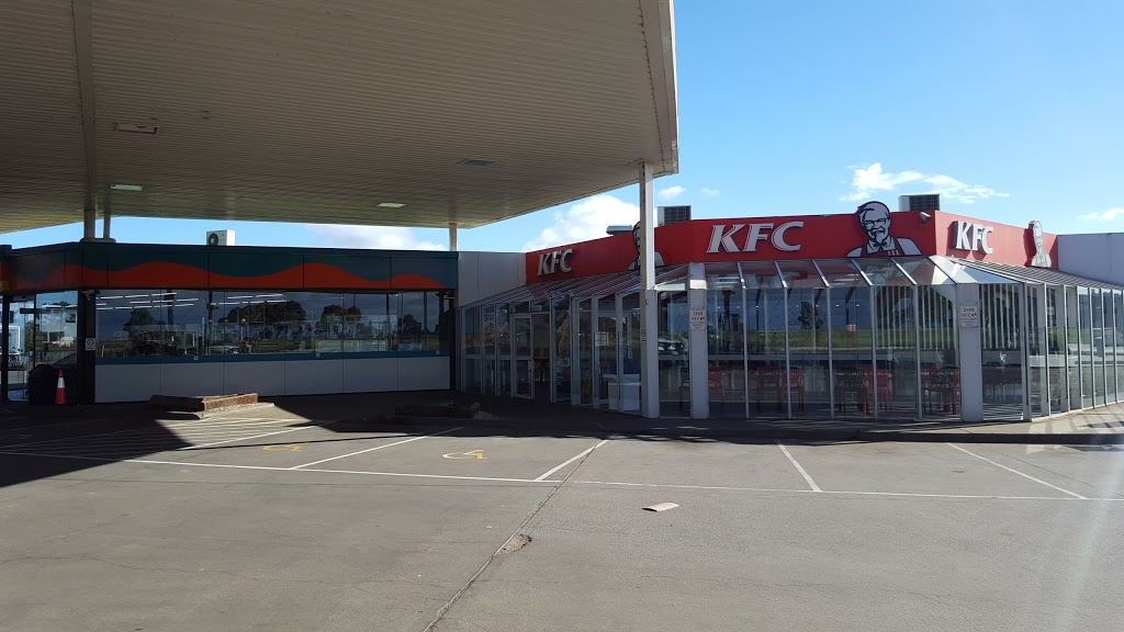 Caltex Woolworths | gas station | High St & Coburns Rd, Melton VIC 3337, Australia | 1300655055 OR +61 1300 655 055