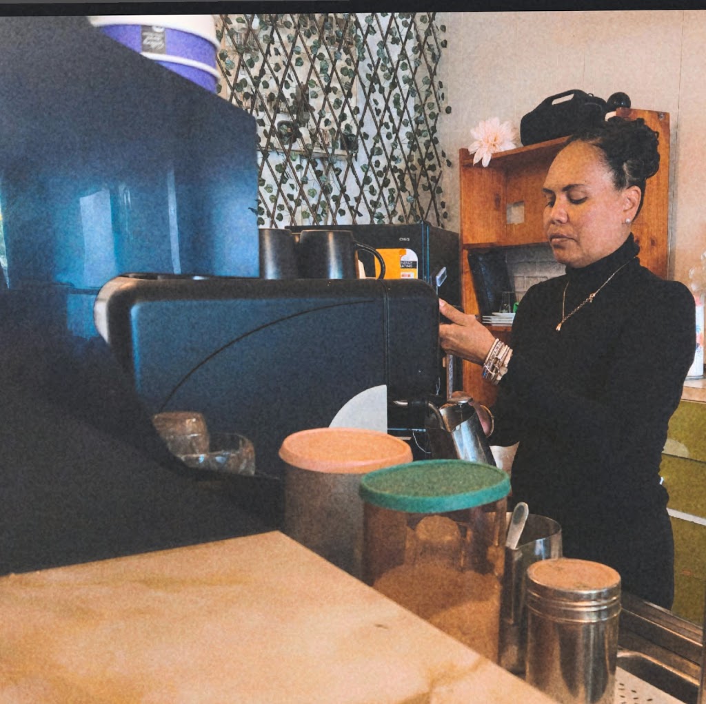 Nunkeri Cafe | 31 Oxley St, Bourke NSW 2840, Australia | Phone: 0434 017 034