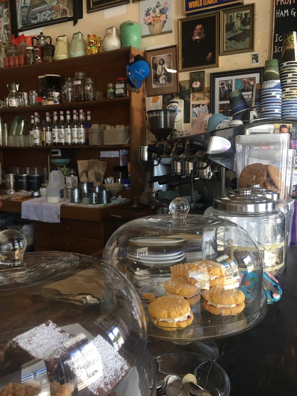 Cafe Deluxe | cafe | 5 Digby St, Kadina SA 5554, Australia
