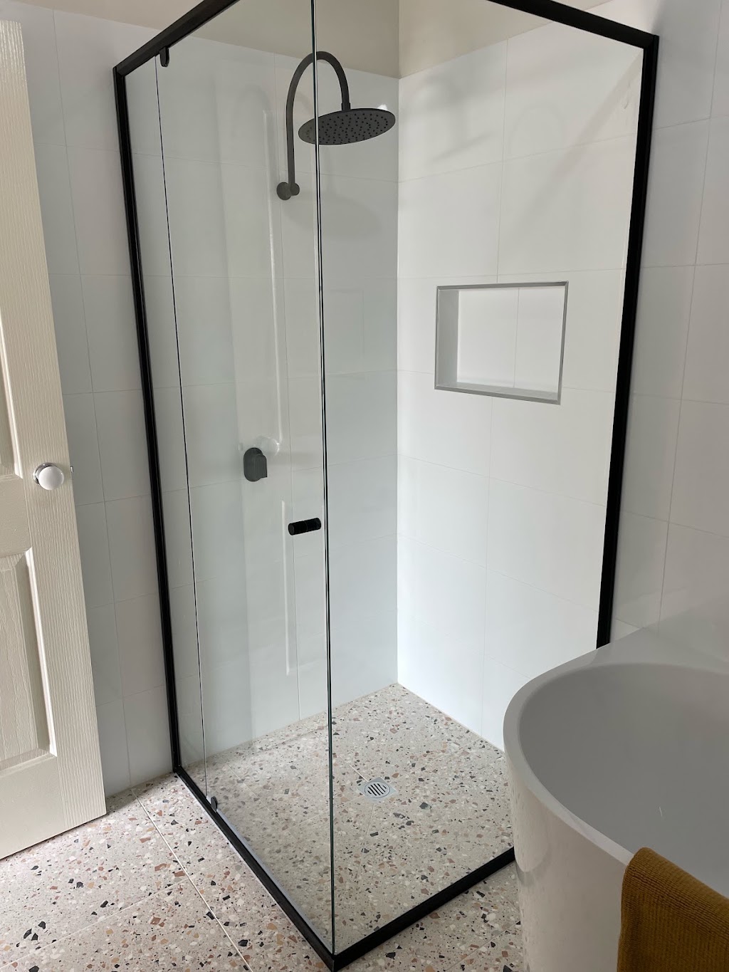 Peter Conlan Bathrooms | Birdwood St, Parkdale VIC 3195, Australia | Phone: 0422 786 701