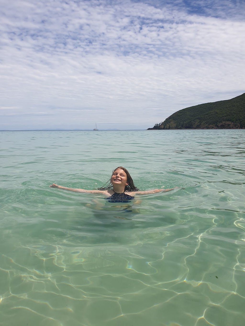Basil Bay Hut | Basil Bay, Keswick Island QLD 4740, Australia | Phone: 1300 889 290