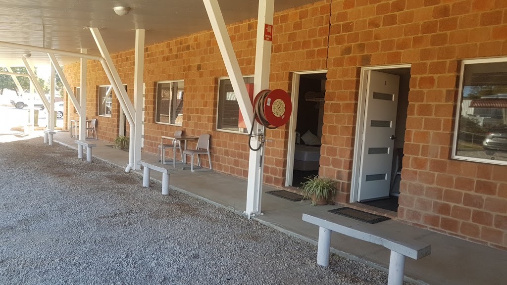 Railway Hotel | lodging | 44 Molong St, Condobolin NSW 2877, Australia | 0268952650 OR +61 2 6895 2650