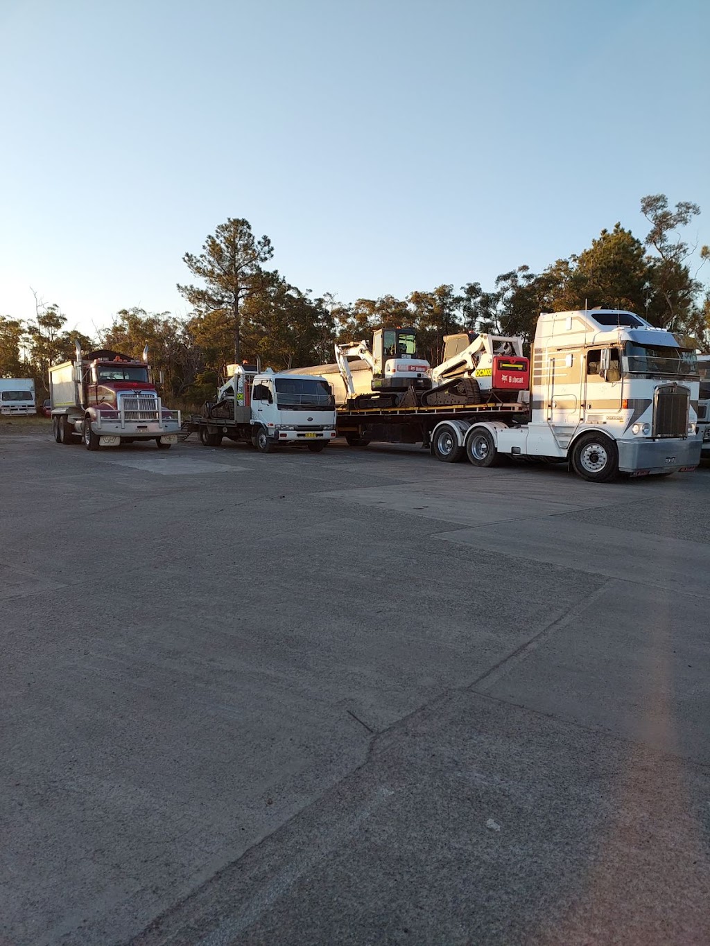 OCM Excavation + OCM Haulage | 121 Tomago Rd, Tomago NSW 2322, Australia | Phone: 0455 372 413