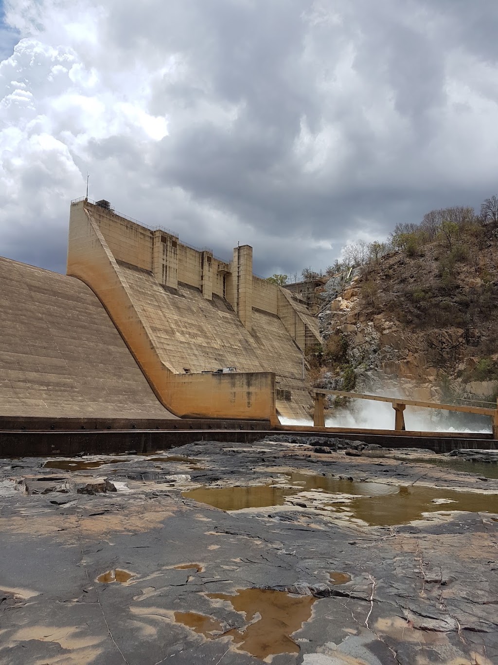 Burdekin Falls Dam | Burdekin Falls Dam Rd, Mount Wyatt QLD 4804, Australia | Phone: (07) 3120 0000