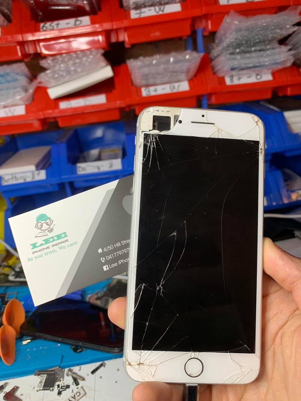 Lee Phone Repair | 13/6 Pendraat Parade, Hope Island QLD 4212, Australia | Phone: 0417 797 979