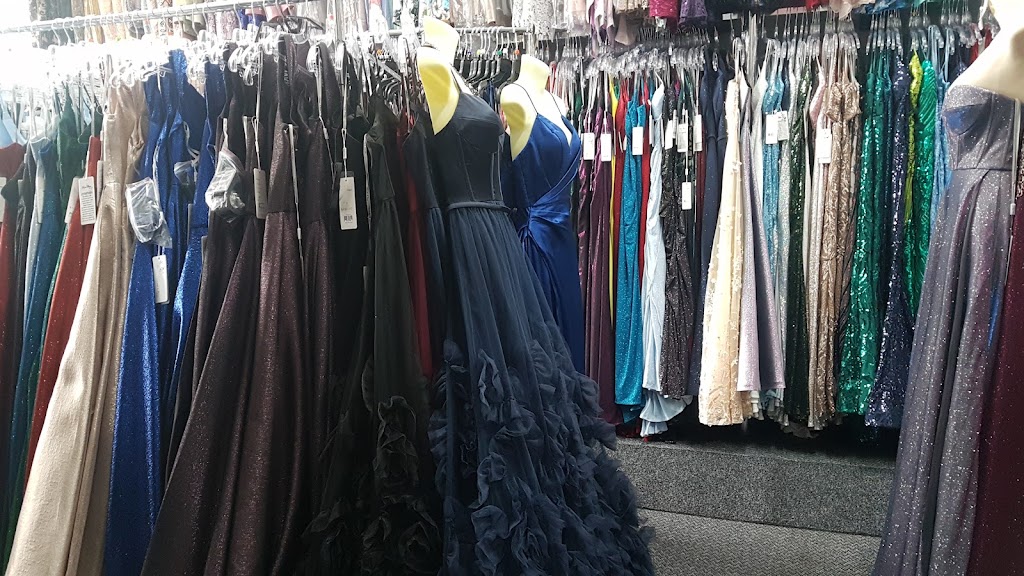 Dress Up | clothing store | 56/58 Isabella St, Wingham NSW 2429, Australia | 0265535572 OR +61 2 6553 5572