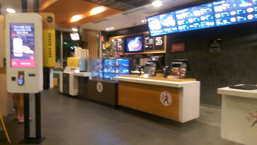 McDonalds Chinchilla | cafe | 113 Chinchilla St, Chinchilla QLD 4413, Australia | 0746627801 OR +61 7 4662 7801