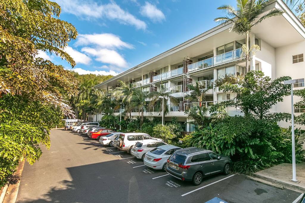Relax In Palm Cove | Apartment 2109/2-22 Veivers Rd, Palm Cove QLD 4879, Australia | Phone: 0456 001 769
