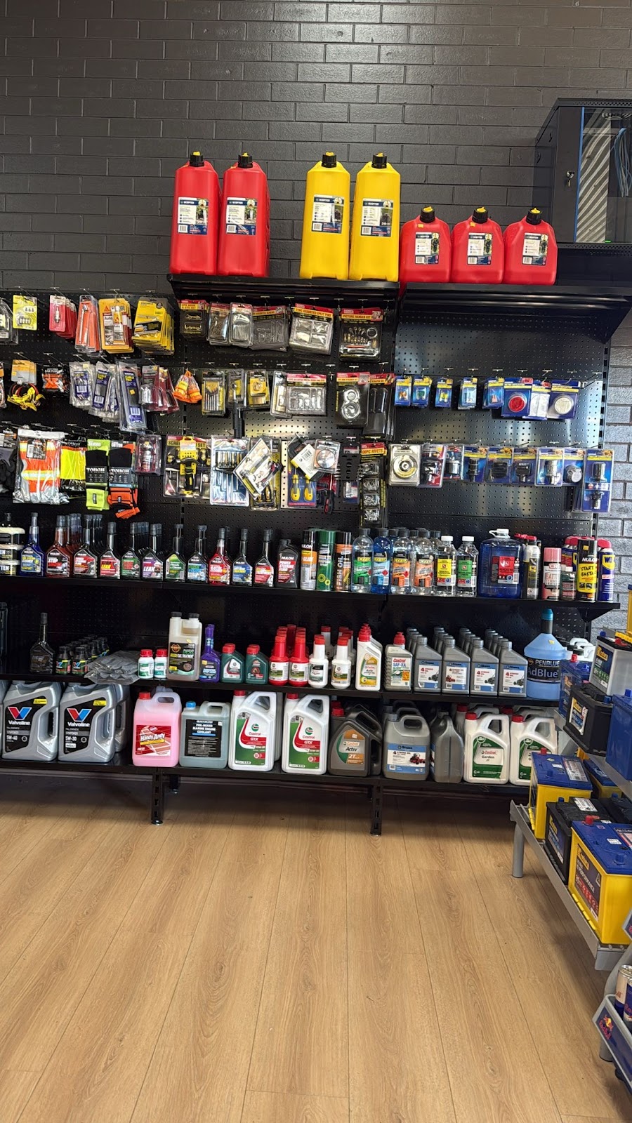 Boost Fuel Bermagui | 8 Wallaga Lake Rd, Bermagui NSW 2546, Australia | Phone: 0400 597 026